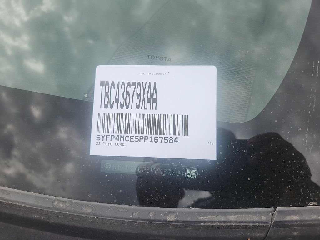 Used 2023  Toyota SE image 5