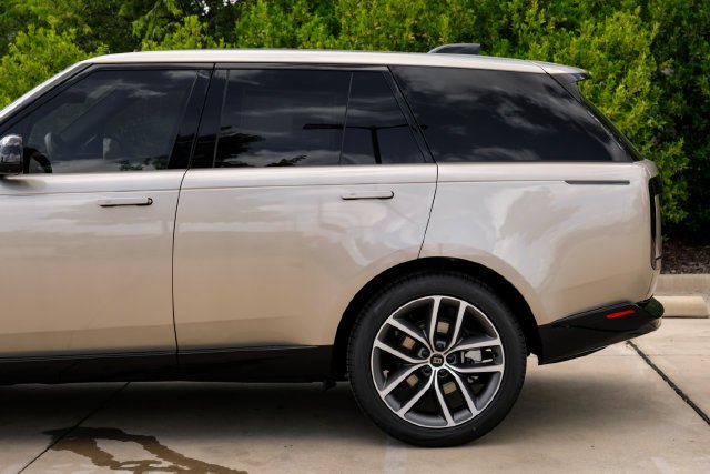 New 2027 Gold Land Rover SE image 16