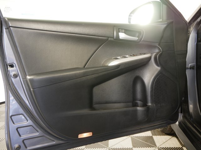 Used 2014 Magnetic Gray Metallic Toyota SE image 8