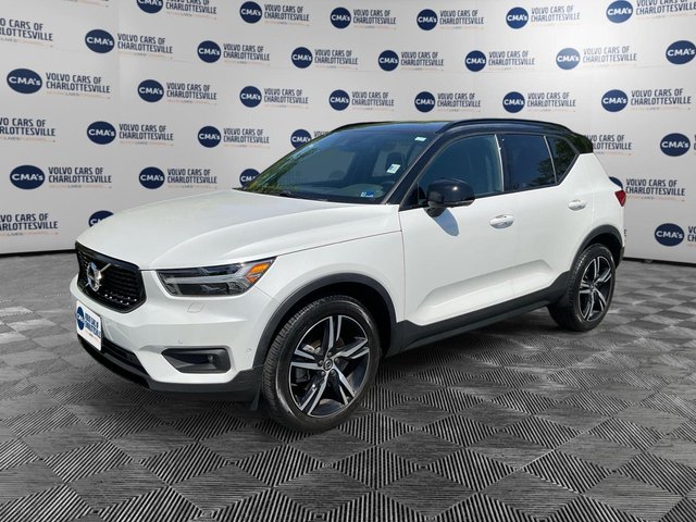 2022 Volvo XC40 R-Design