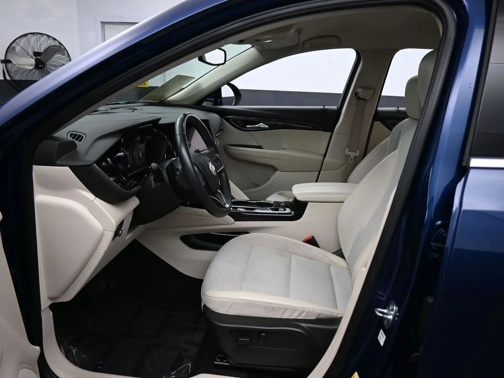 Used 2023 Sapphire Metallic Buick Preferred image 10