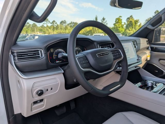 New 2026 Bright White Clear-Coat Exterior Paint Jeep  image 33