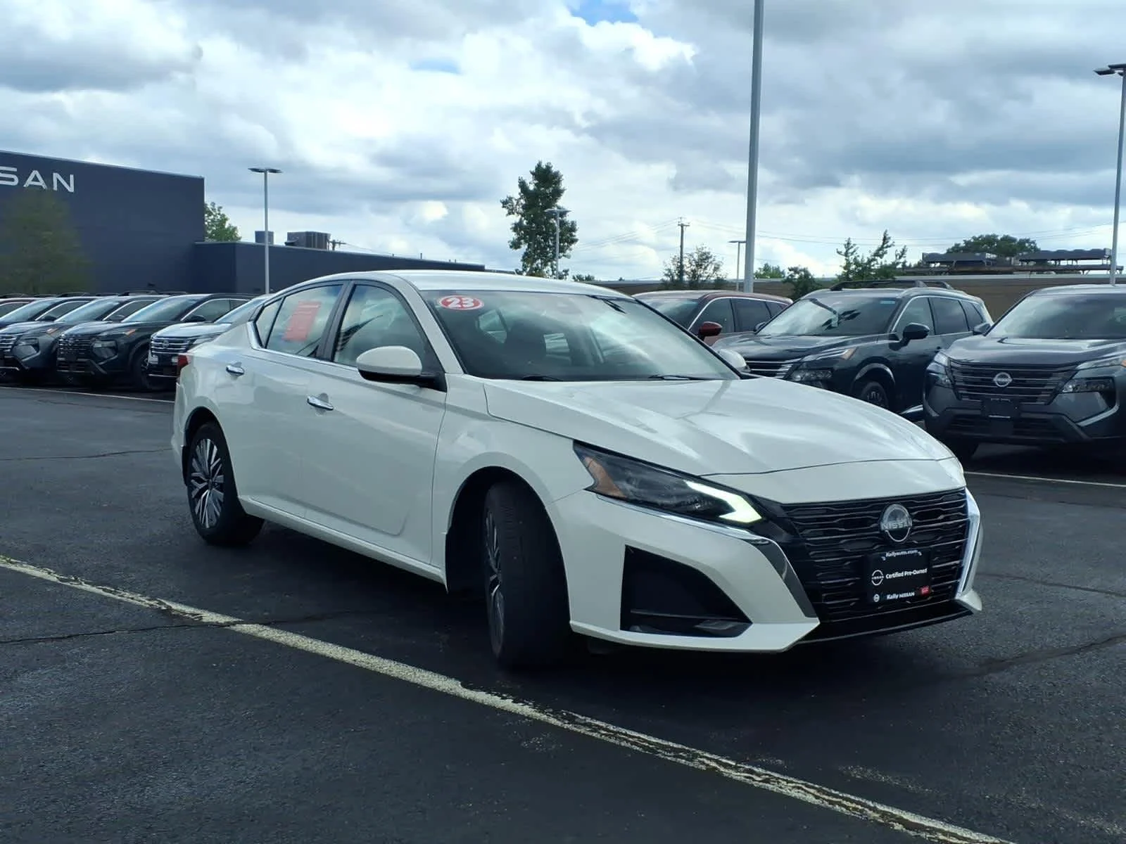 Certified Used 2023 Pearl White Tricoat Nissan 2.5 SV image 3