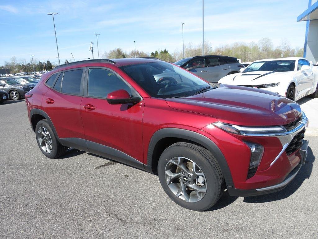 Used 2024 Crimson Chevrolet LT image 4