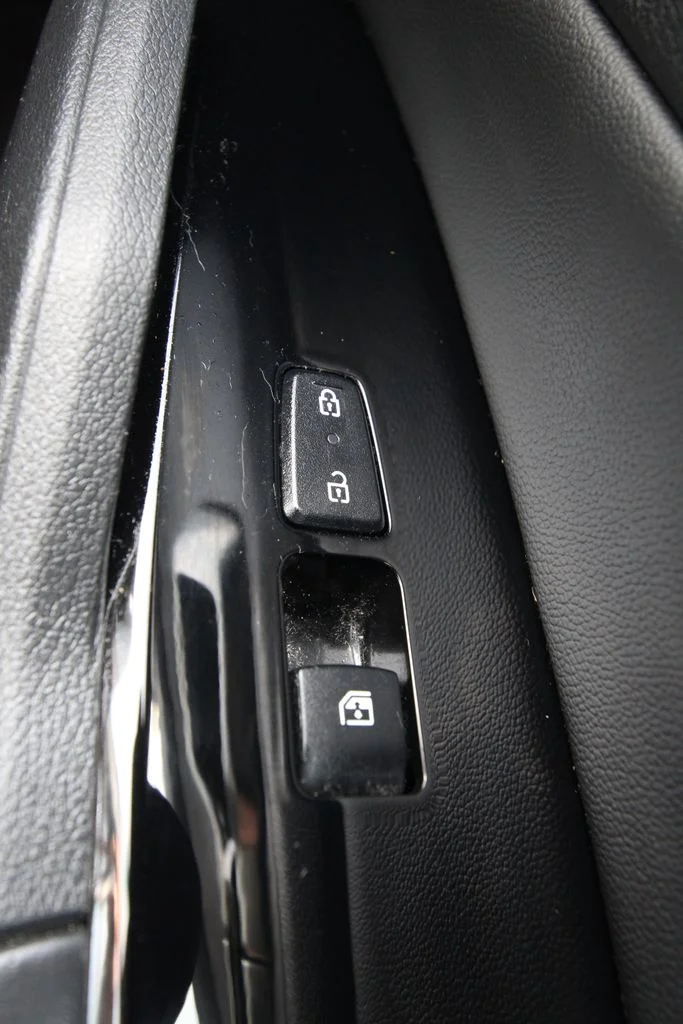 Used 2023 Red Kia X-Pro Prestige image 25