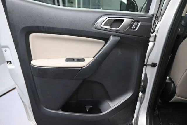 Used 2019 Silver Ford Lariat image 18