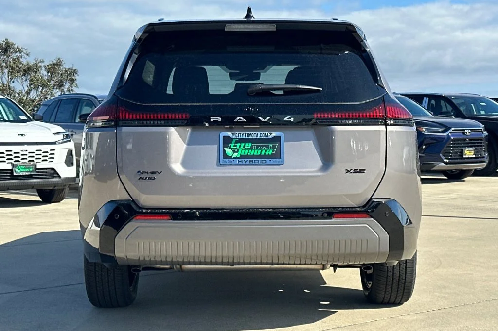 New 2026 Meteor Shower with Midnight Black Metallic roof <sup>1</sup> Toyota  XSE image 5