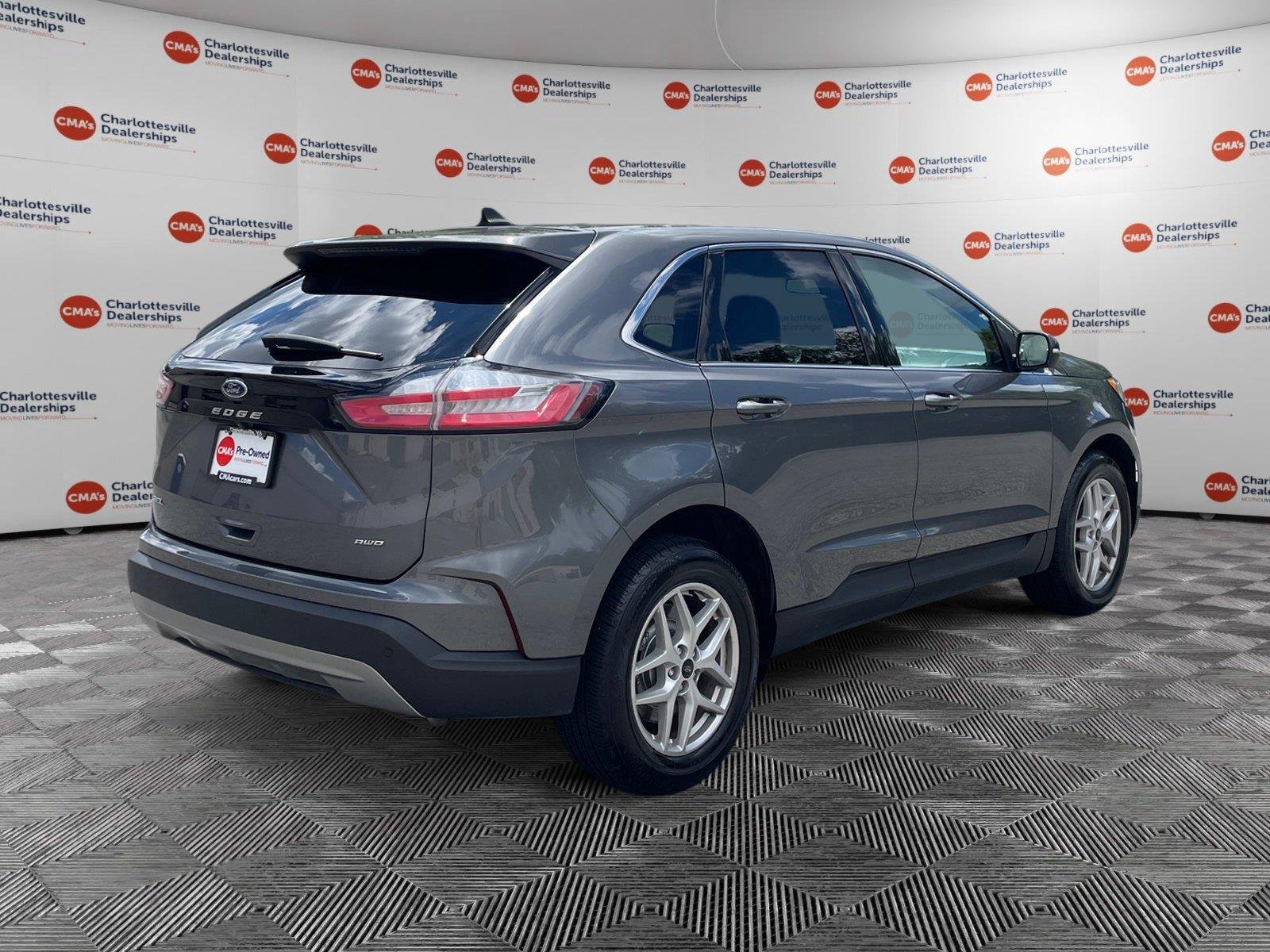 Used 2024 Carbonized Gray Ford SEL image 5