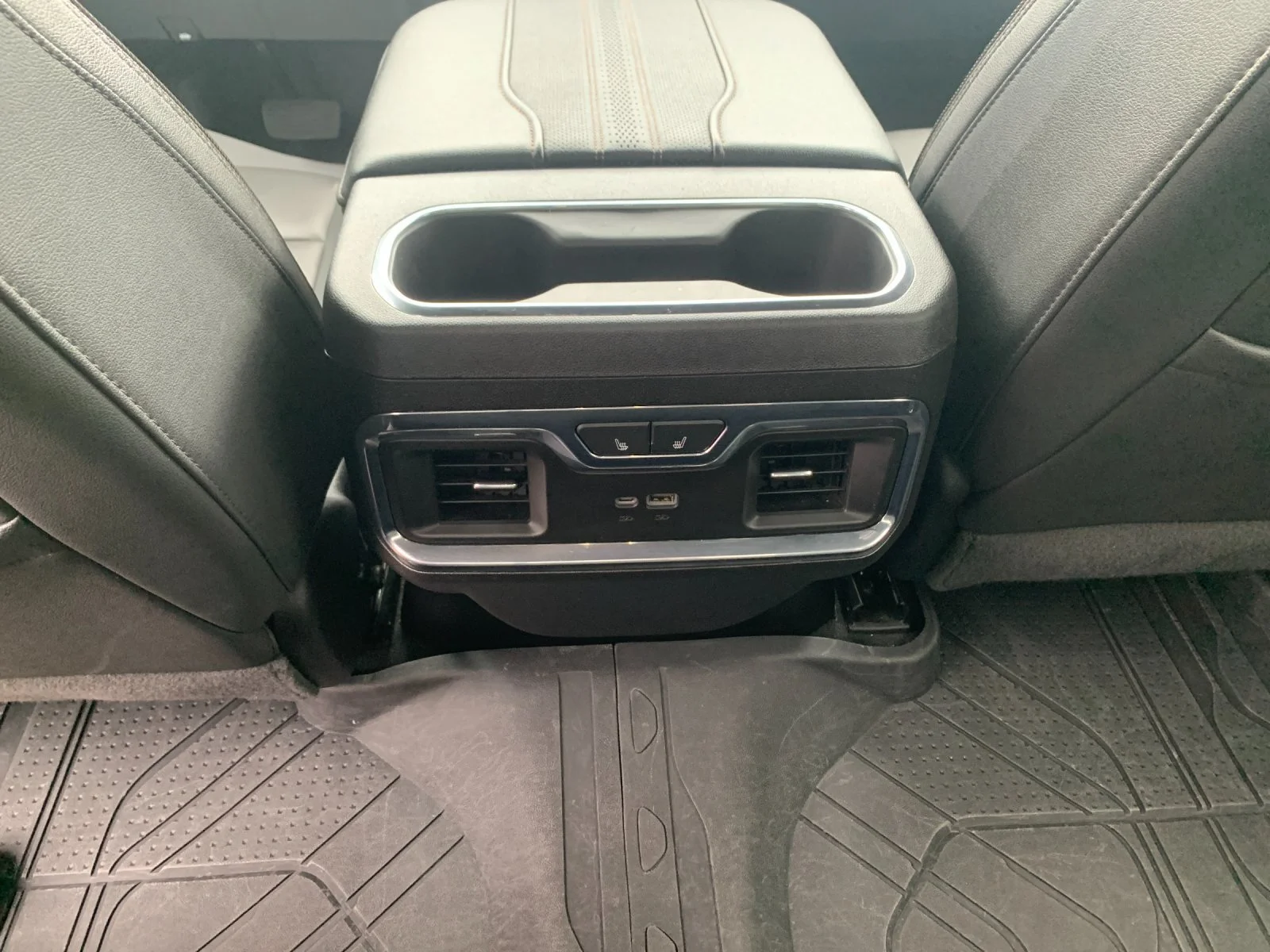 Used 2024 Sterling Gray Metallic Chevrolet High Country image 14