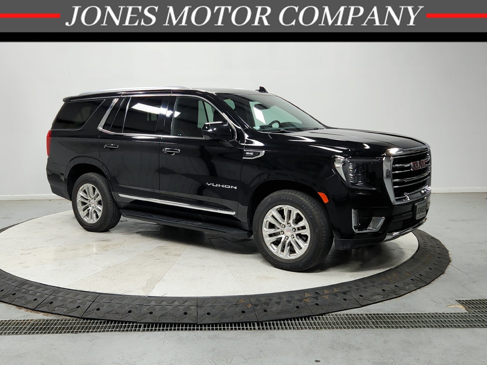 Used 2023 Black GMC SLT image 1