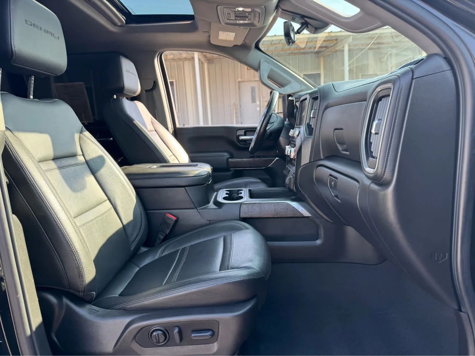 Used 2022 EBONY TWILIGHT METALLIC GMC Denali image 11