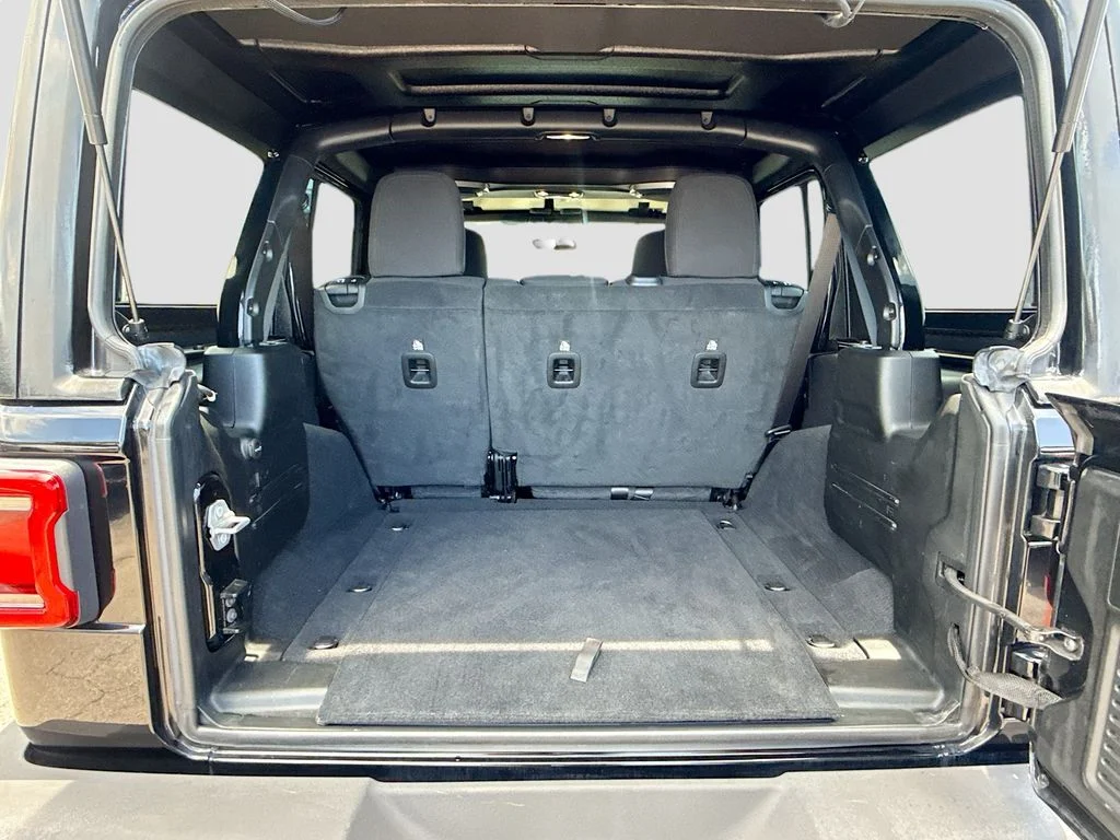 Used 2021 Black Jeep Unlimited Sport Altitude image 30