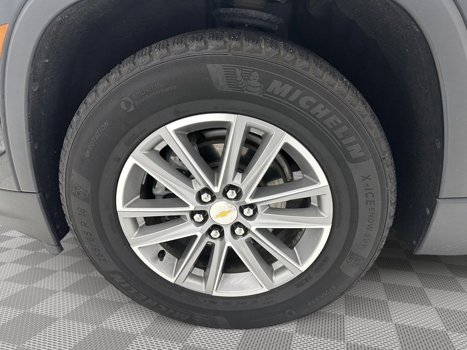 Used 2022 Mosaic Black Metallic Chevrolet LT Cloth image 29