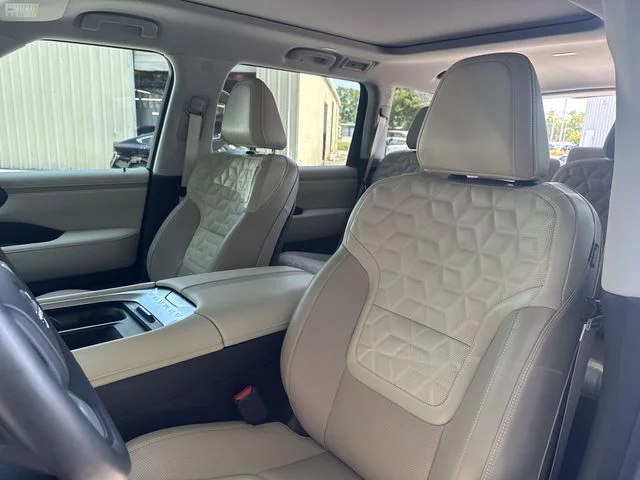 Used 2025 Blue Nissan Platinum image 17