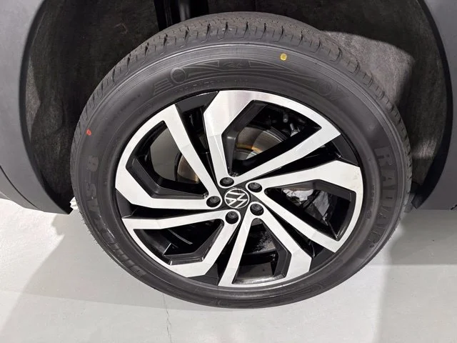 Used 2023 Gray Volkswagen SEL image 13