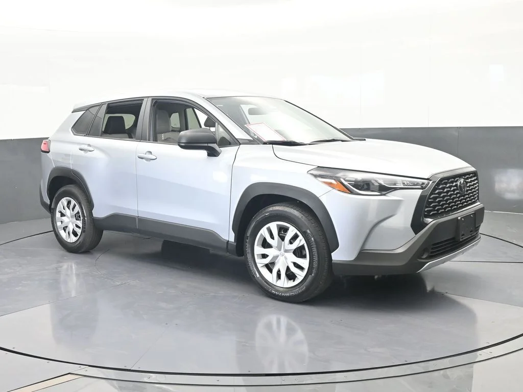 Used 2025 Silver Toyota L image 8