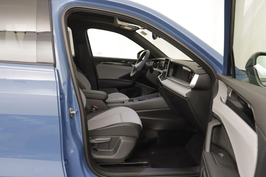 2026 Volkswagen Tiguan SE R-LINE BLACK - Photo 19