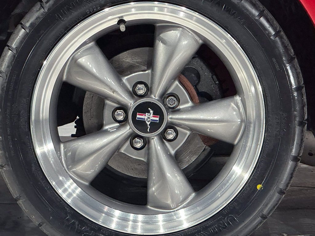 Used 2004  Ford GT image 14