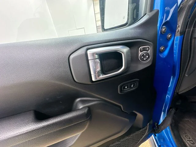 Used 2022 Blue Pearl Jeep Unlimited High Tide image 16