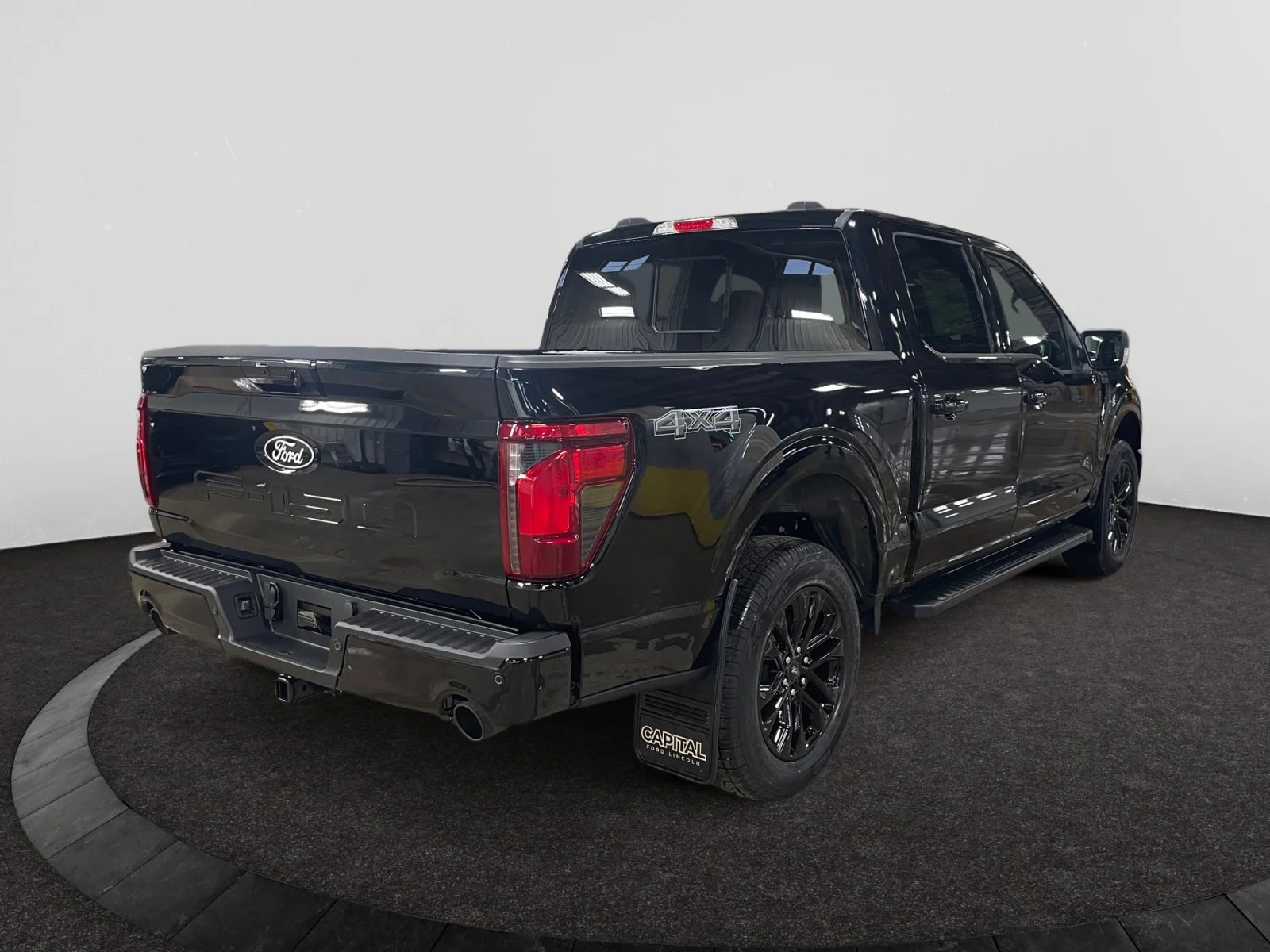 New 2026 Agate Black Metallic Ford XLT image 5