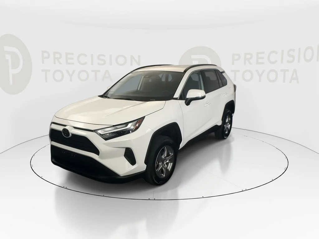 Used 2025 Ice Toyota XLE image 8