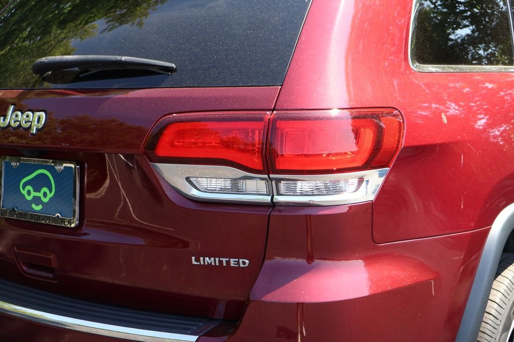 Used 2022 Red Jeep Limited image 8