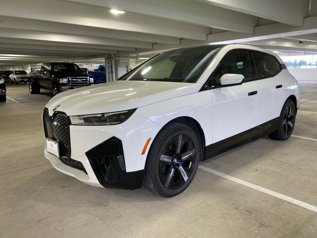 2024 BMW iX xDrive50's photo