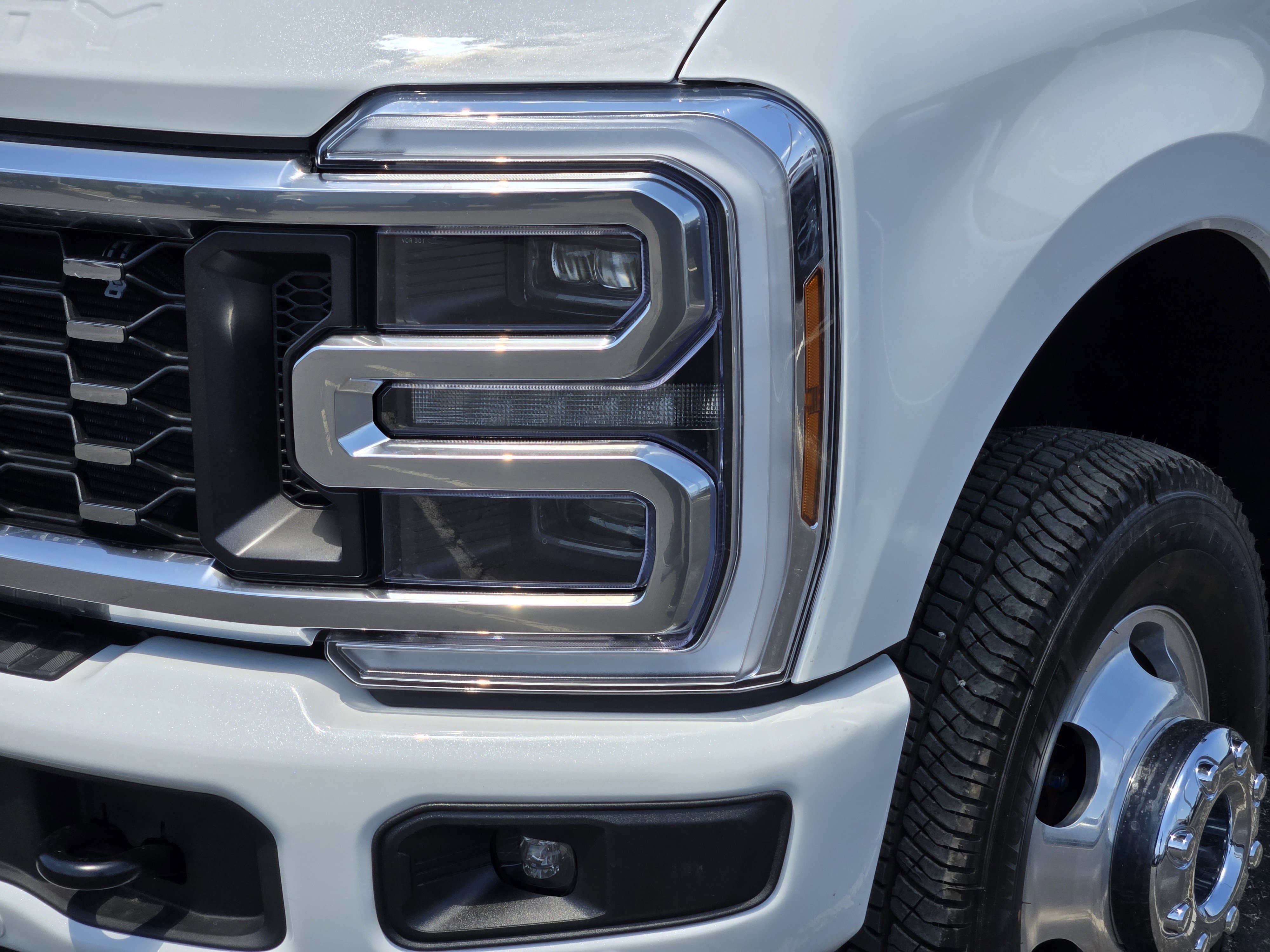 New 2026 Star White Ford F-350 Platinum image 5