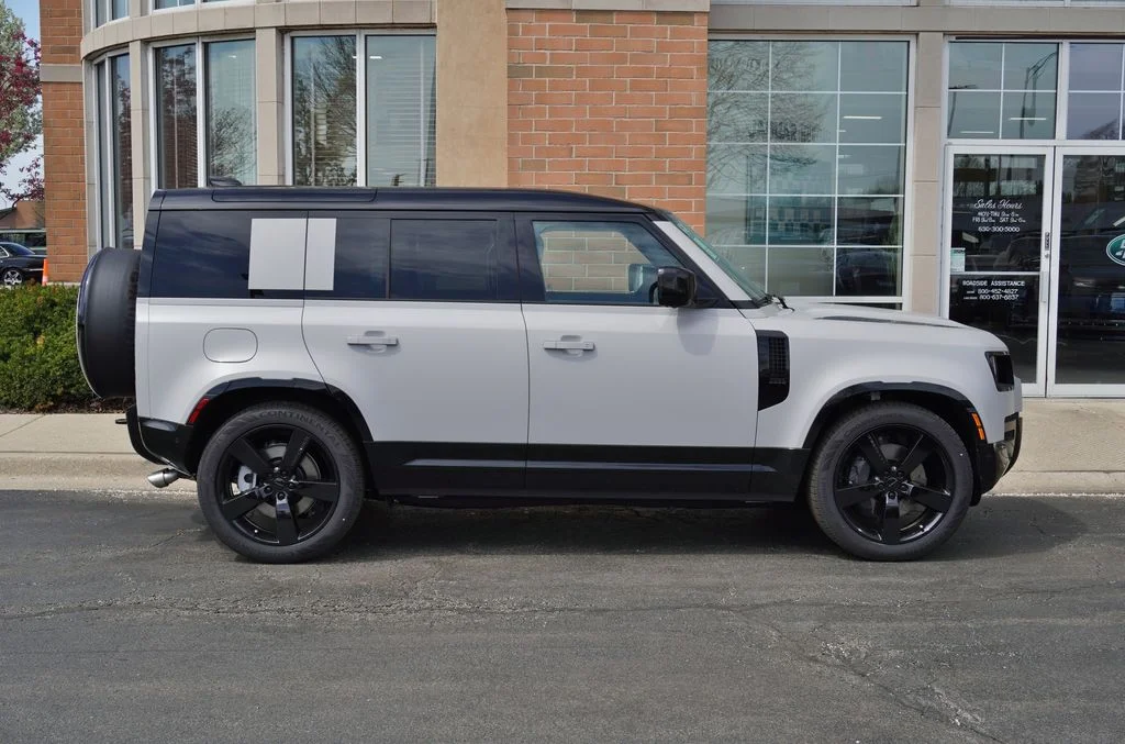 New 2026 Borasco Grey Land Rover X-Dynamic SE image 8