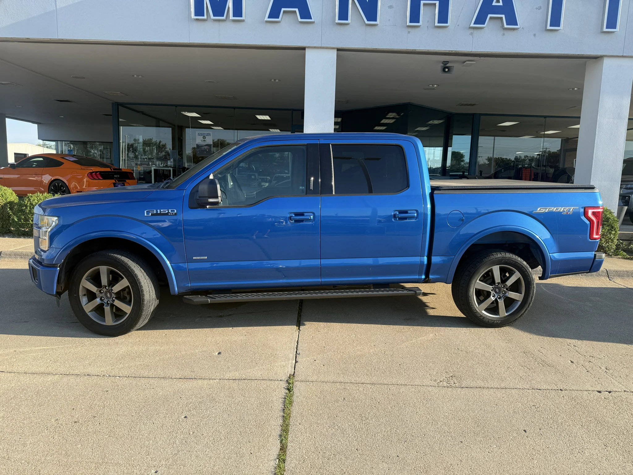 Used 2015 Blue Flame Metallic Ford XLT image 9