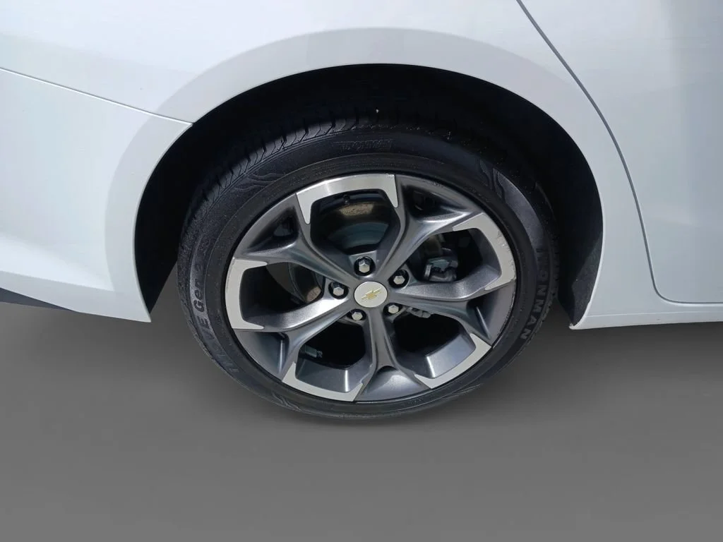 Used 2024 Summit White Chevrolet 1LT image 10