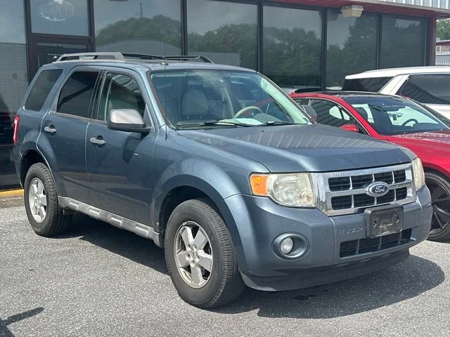 Used 2010 Blue Ford XLT image 1