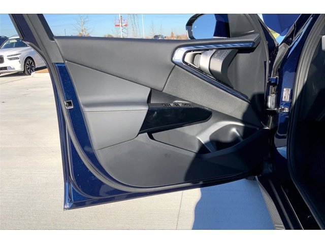 New 2026 Tanzanite Blue II Metallic BMW 30 xDrive image 10
