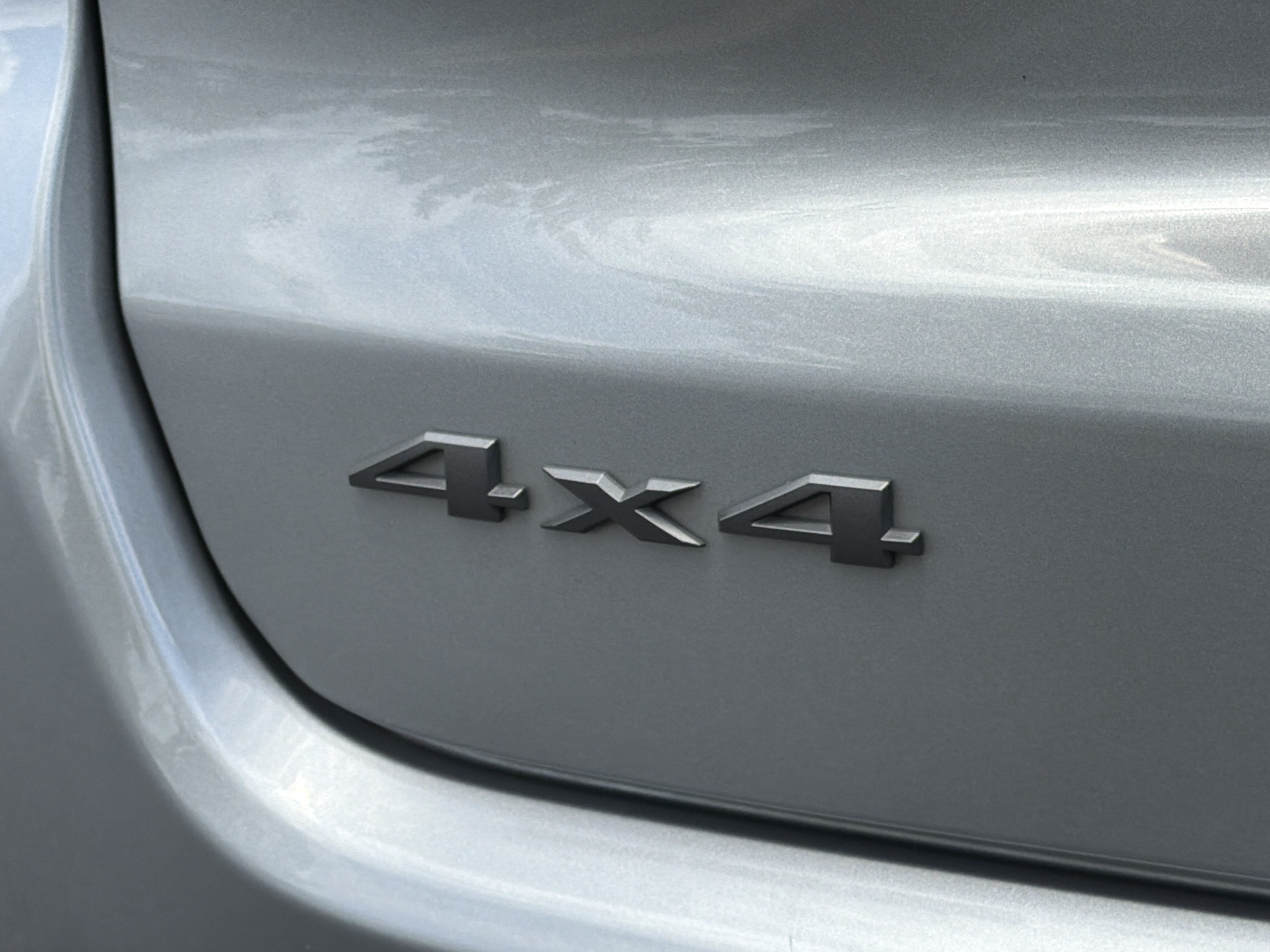 Used 2022 Billet Silver Metallic Clearcoat Jeep Trailhawk image 28