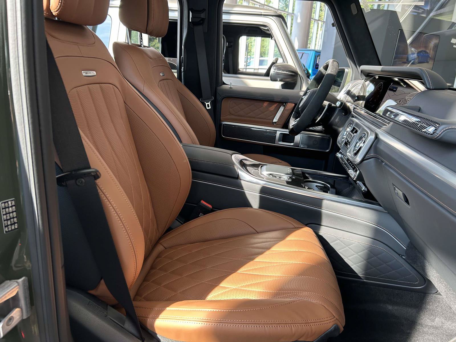 New 2027 MANUFAKTUR customer request glossy paint finish Mercedes-Benz AMG® G 63 SUV image 43