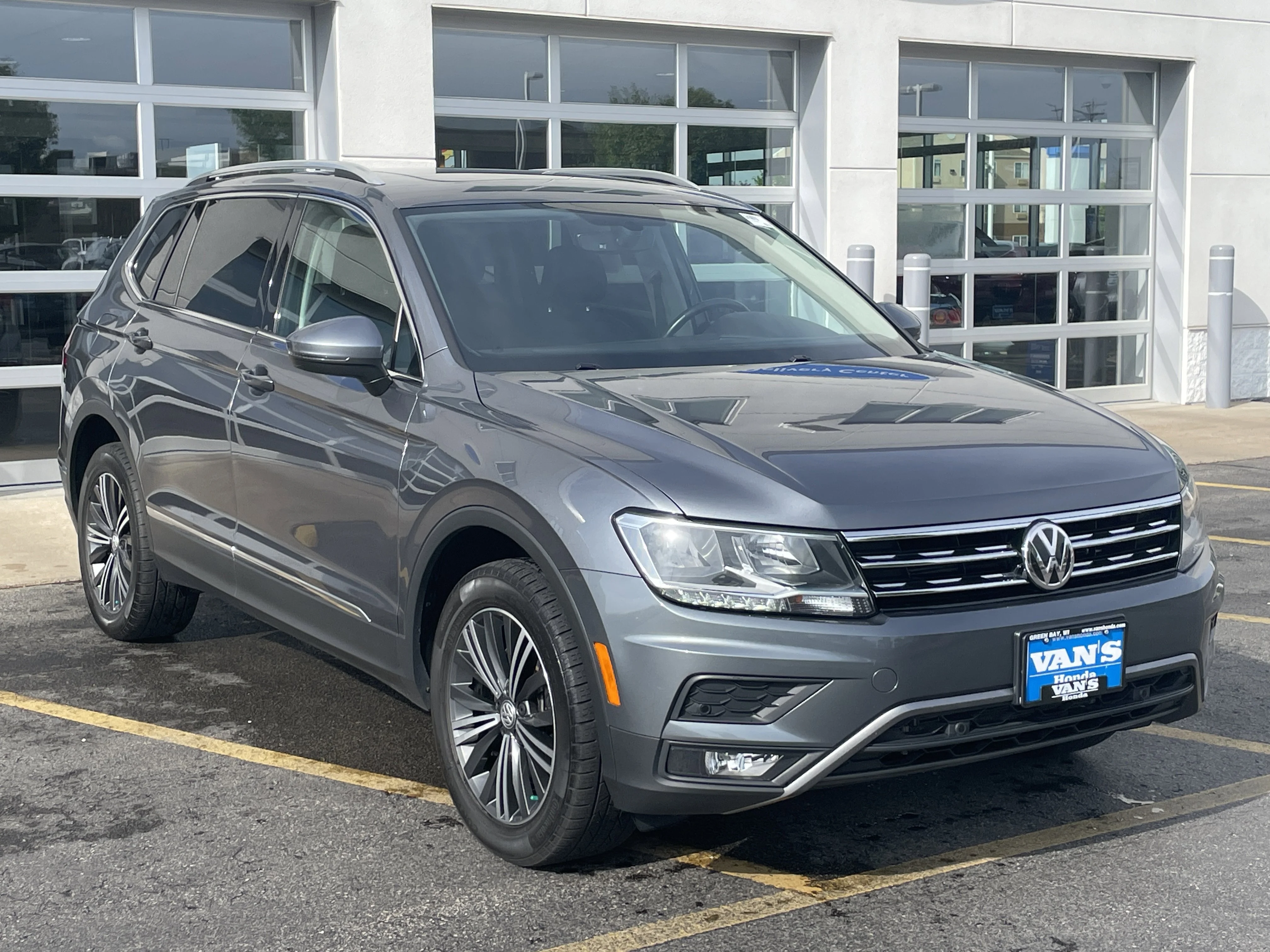 2019 Volkswagen Tiguan 2.0T SEL 4Motion's photo