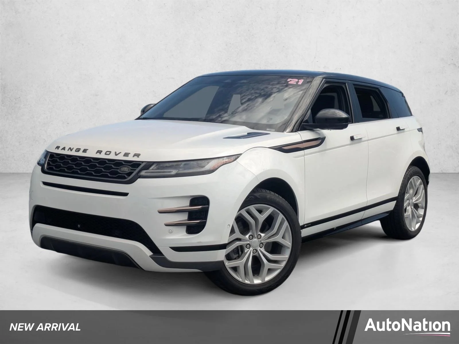 Used 2021 Yulong White Metallic Land Rover R-Dynamic S image 1