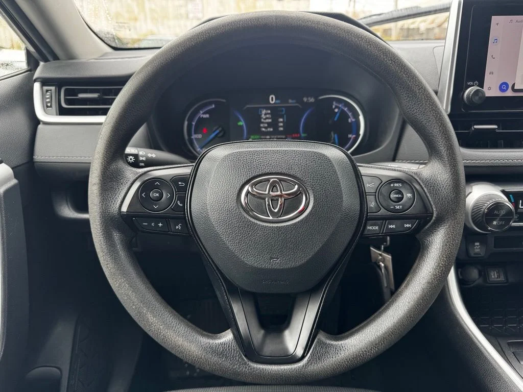 Used 2023 Silver Toyota LE image 28