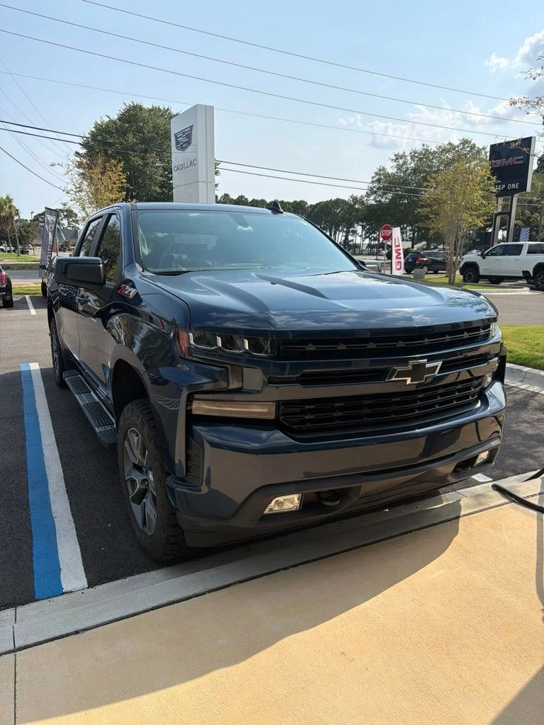 Used 2020 Blue Chevrolet RST image 3