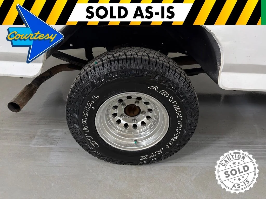 Used 1995  Ford XL image 11