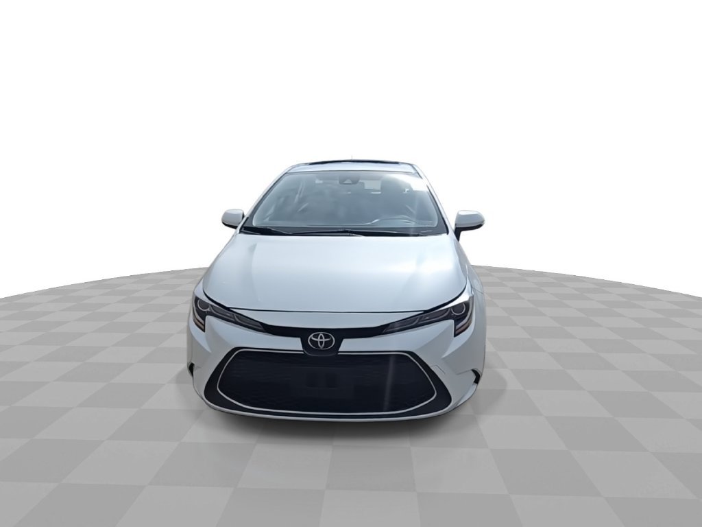 Certified Used 2020 White Toyota XLE image 3