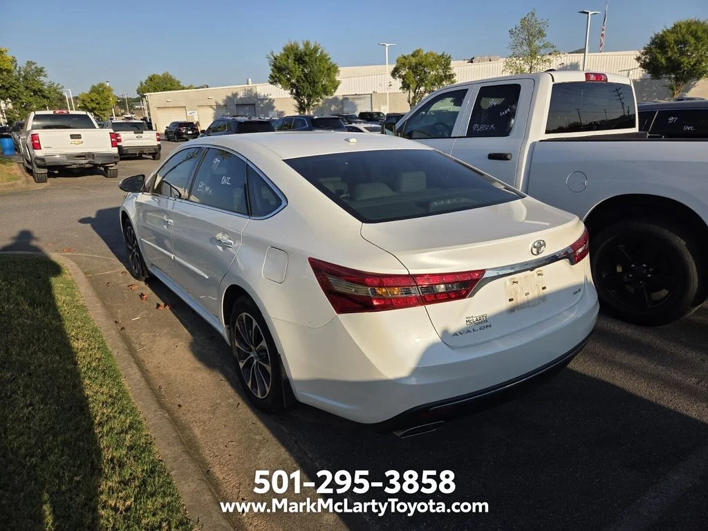 Used 2017 White Toyota XLE image 5