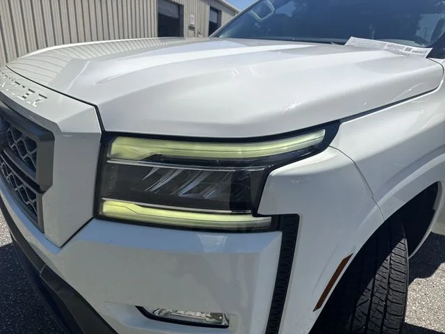 Used 2022 White Nissan SV image 31