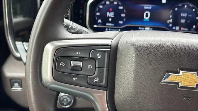 Used 2025 Summit White Chevrolet LTZ image 23