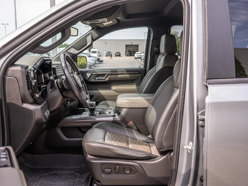 Used 2024 Sterling Gray Metallic Chevrolet ZR2 image 22