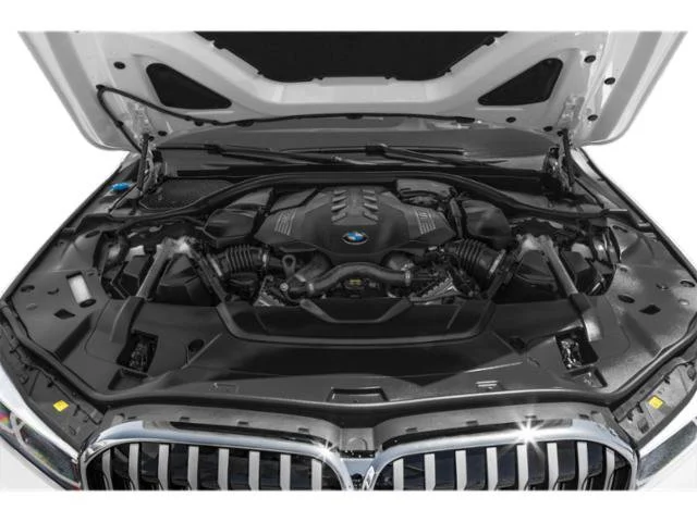 Used 2022 Cashmere Silver Metallic BMW 750i xDrive image 15