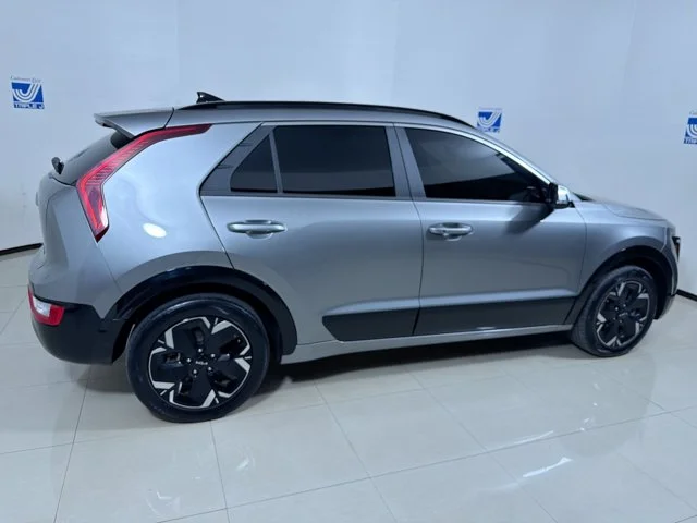 Used 2024 STEEL_GRAY Kia Wind image 8