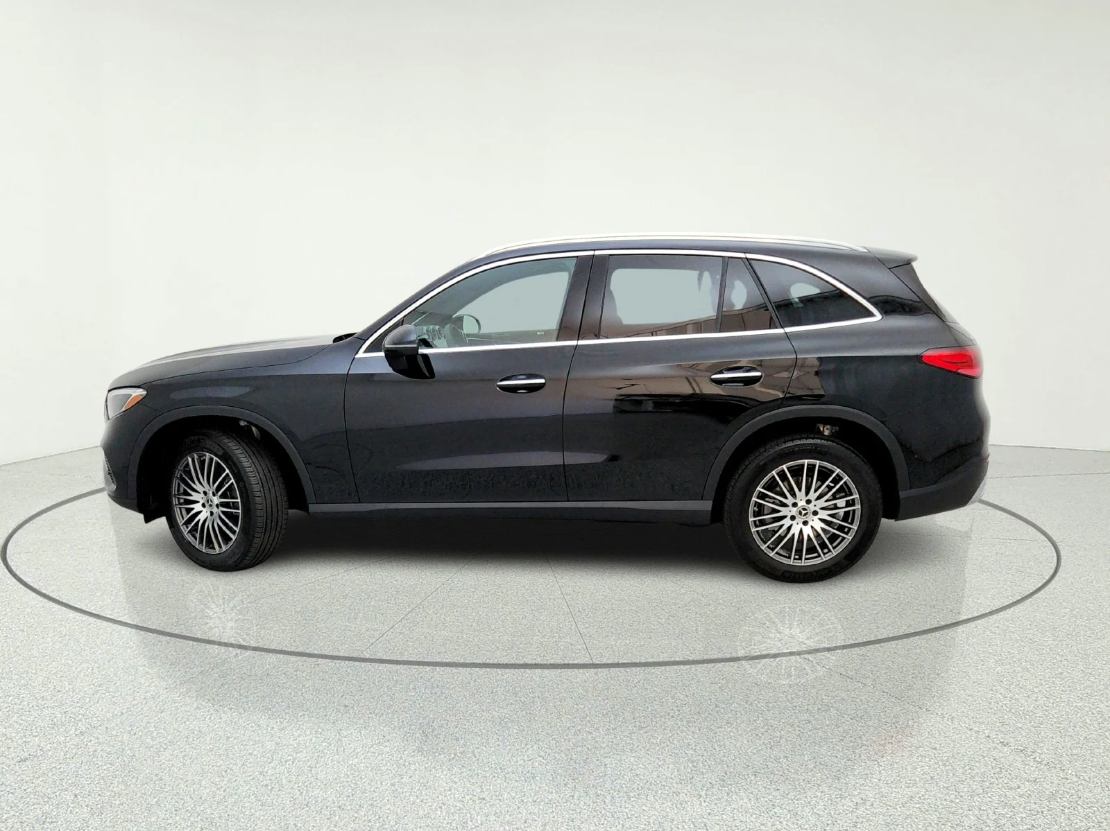 Certified Used 2025 Black Mercedes-Benz GLC 300 image 14