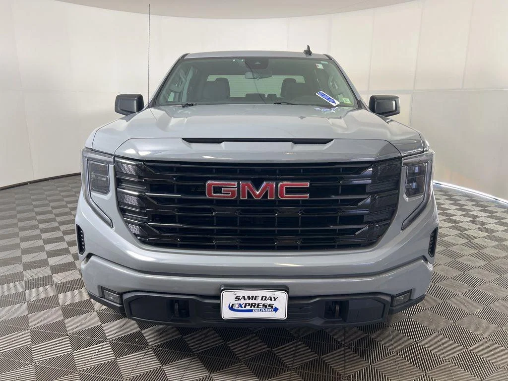 Used 2024 Gray GMC Elevation image 30