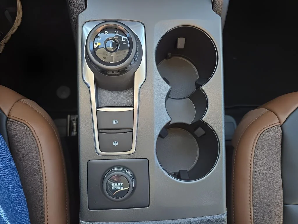 New 2025 Azure Gray Metallic Tri-Coat Ford Outer Banks® image 20